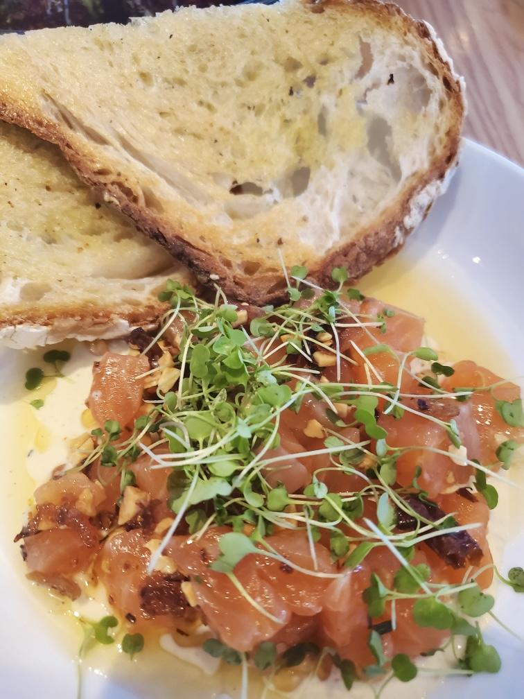 Salmon tartar