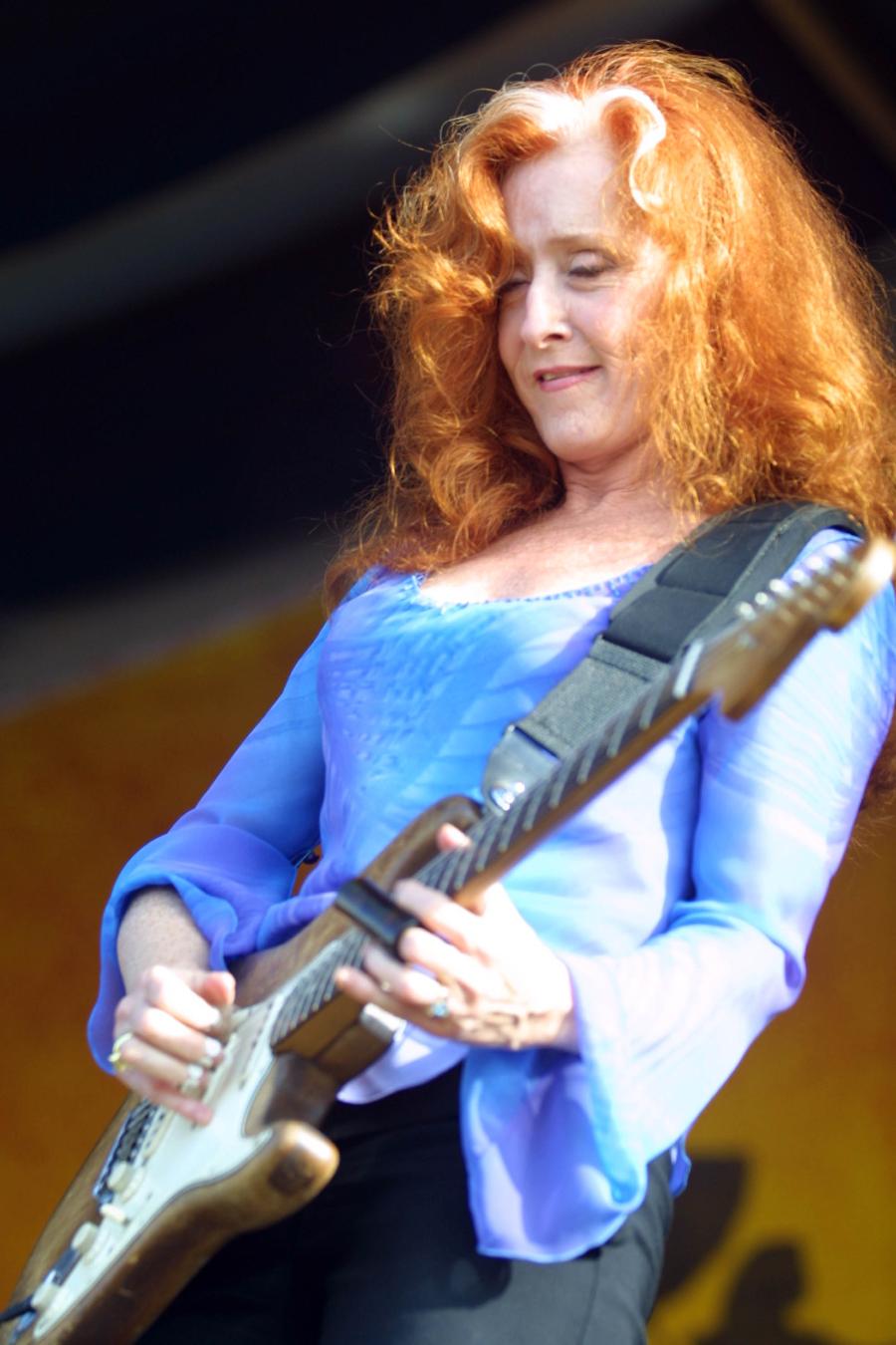 Bonnie Rhaitt. New Orleans Jazz and Heritage Festival