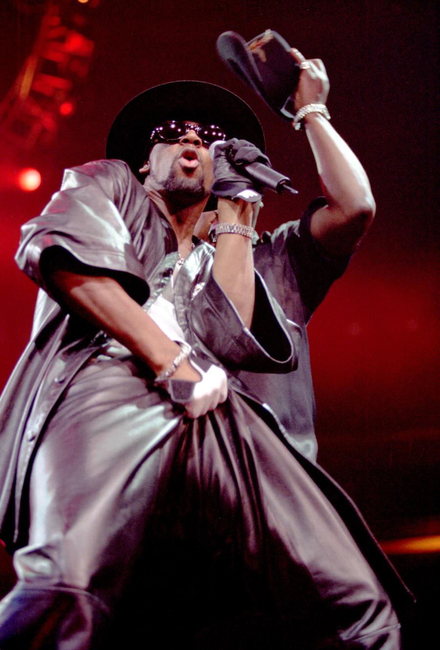 R Kelly. Chicago